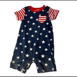 ✨ 3 items for 15% off bundle ✨ Patriotic 18 month button up 1 piece - NO STAINS